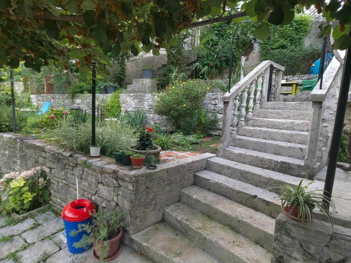 Old House Morinj Apartment Exterior photo